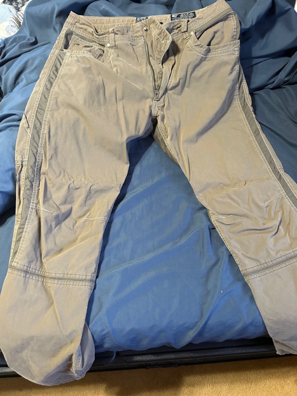 Kuhl Men's Cargo Pants in Khaki